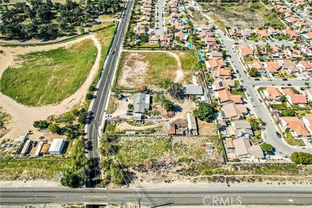 Detail Gallery Image 14 of 39 For 1165 W Olive St, Colton,  CA 92324 - 3 Beds | 2/1 Baths