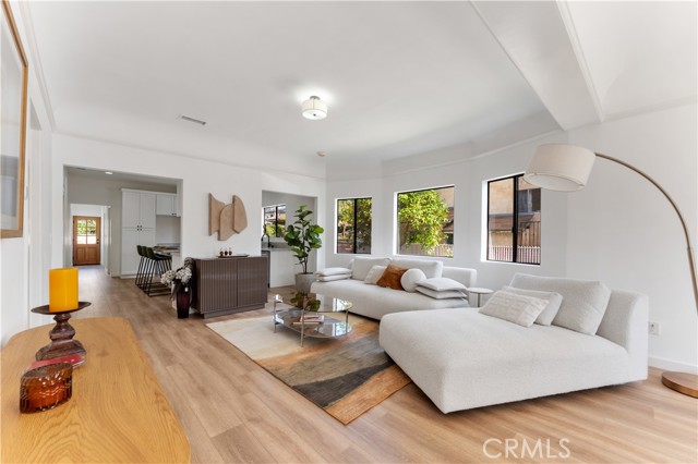 Detail Gallery Image 5 of 39 For 137 E Avenue 42, Los Angeles,  CA 90031 - 3 Beds | 2 Baths