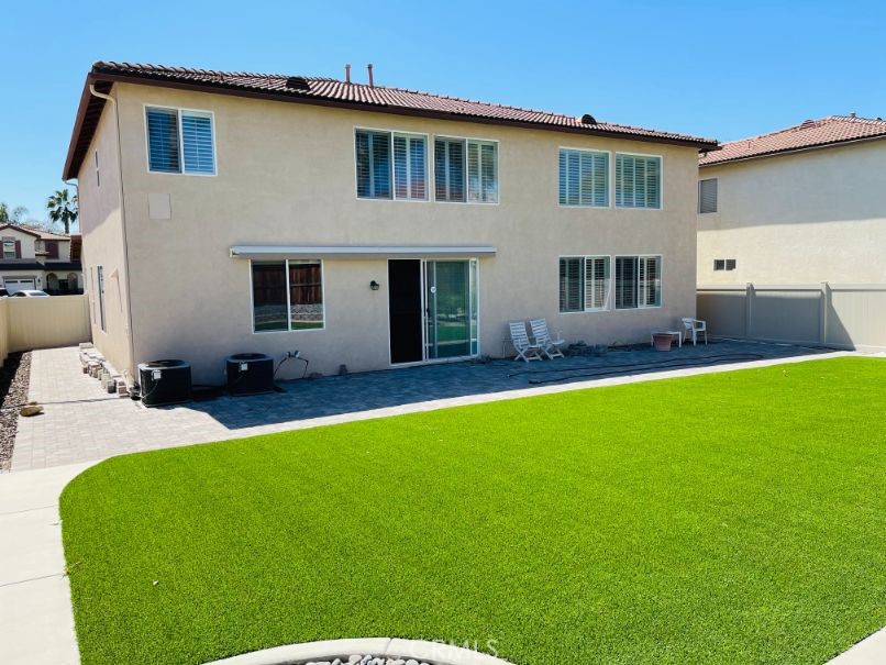 https://media.crmls.org/medias/19595696-17f4-4407-be9d-0631e8cf76a7.jpg?preset=X-Large