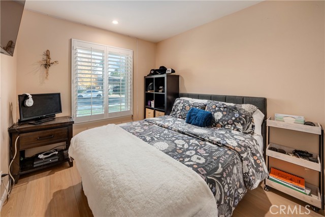 Detail Gallery Image 15 of 23 For 25869 Alegro Drive, Valencia,  CA 91355 - 3 Beds | 2 Baths