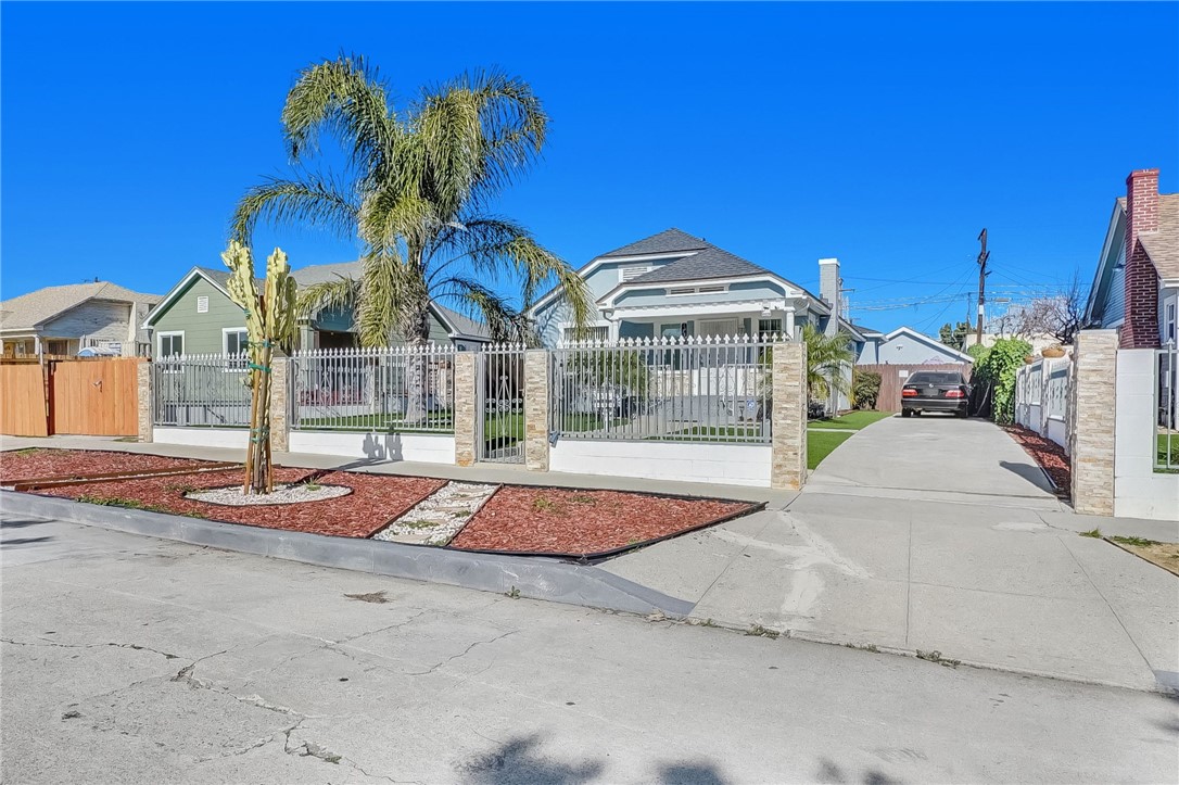 3521 W 58th Place, Los Angeles, CA 90043