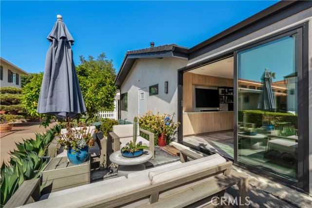 203 Via Ravenna, Newport Beach CA: https://media.crmls.org/medias/1959ff8e-628b-44b9-abe0-40bd6e9bc2dd.jpg