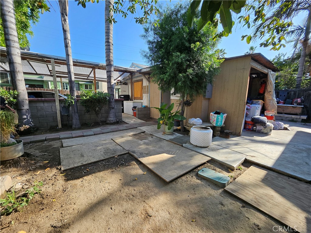 https://media.crmls.org/medias/195baebe-bf0b-444f-8320-8f18299d1776.jpg?preset=X-Large