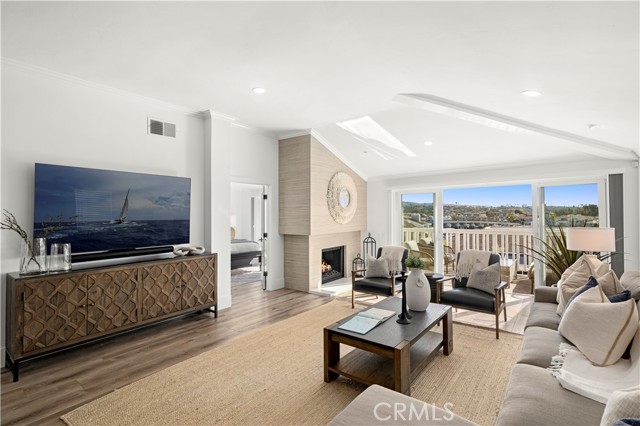 Detail Gallery Image 5 of 37 For 990 Bayside Cove #609,  Newport Beach,  CA 92660 - 3 Beds | 2 Baths