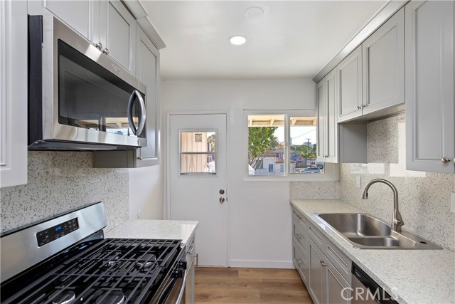 Detail Gallery Image 13 of 19 For 815 Pacific Ave #4,  Long Beach,  CA 90813 - 1 Beds | 1 Baths