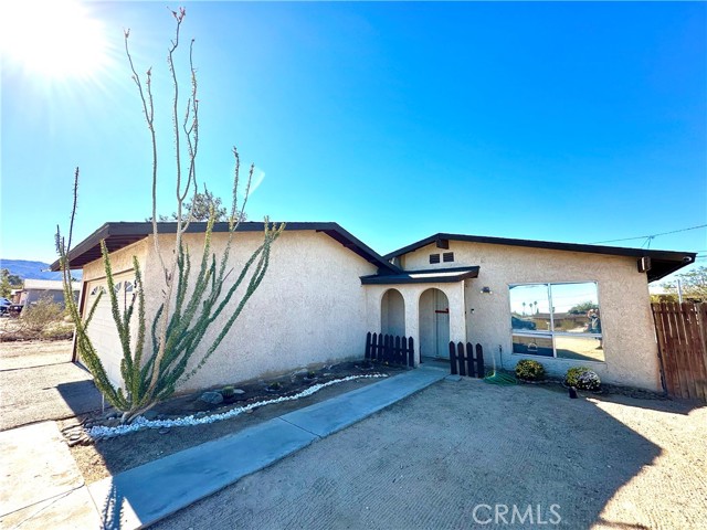 Detail Gallery Image 2 of 31 For 5528 Daisy, Twentynine Palms,  CA 92277 - 3 Beds | 2 Baths