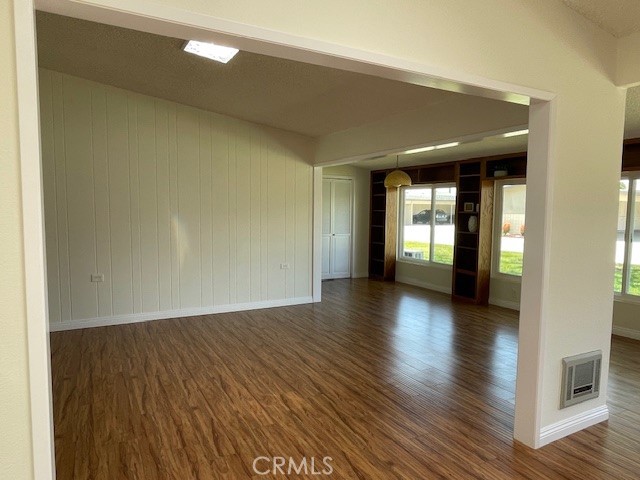 Detail Gallery Image 7 of 27 For 13500 Wentworth Ln #121-H,  Seal Beach,  CA 90740 - 2 Beds | 1 Baths