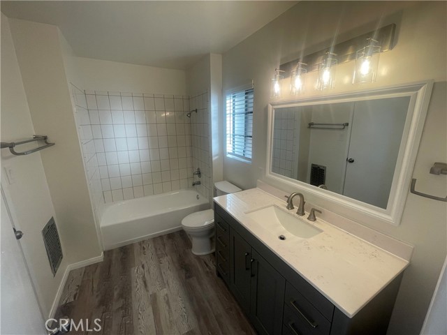 Detail Gallery Image 16 of 25 For 255 W 11th St #255,  Claremont,  CA 91711 - 2 Beds | 1/1 Baths