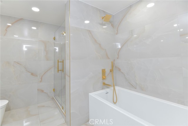 Detail Gallery Image 12 of 33 For 250 N First St #321,  Burbank,  CA 91502 - 2 Beds | 2 Baths