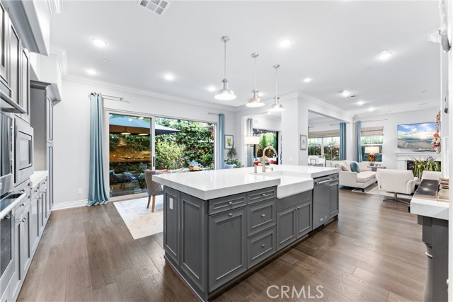Detail Gallery Image 16 of 57 For 202 Geyser, Irvine,  CA 92618 - 4 Beds | 4/1 Baths
