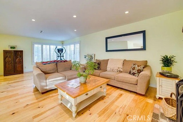 Detail Gallery Image 4 of 20 For 13786 Durango Dr, Del Mar,  CA 92014 - 4 Beds | 2/1 Baths