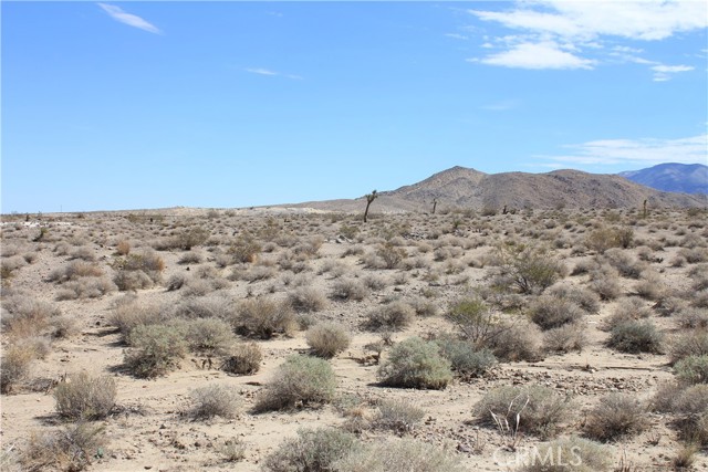 769 Meridian Road, Lucerne Valley CA: https://media.crmls.org/medias/19603fa5-ffbe-43df-9371-12cbce3f8465.jpg