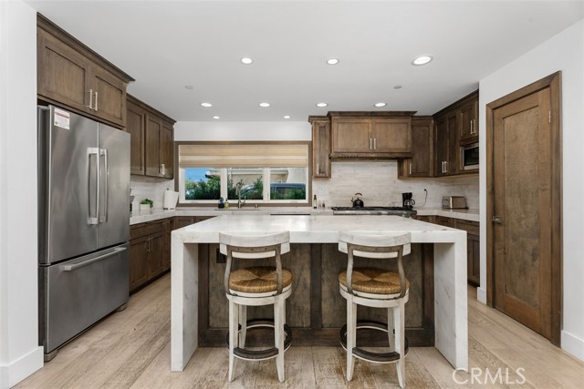 200 E Balboa Boulevard, Newport Beach CA: https://media.crmls.org/medias/19608d63-d496-46da-93a7-d46c6d7a5f4f.jpg