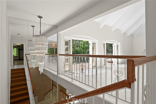 Detail Gallery Image 9 of 50 For 809 Highland Dr, La Canada Flintridge,  CA 91011 - 5 Beds | 5 Baths