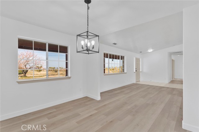 Detail Gallery Image 12 of 71 For 329 Lindero Rd, Pinon Hills,  CA 92372 - 7 Beds | 4 Baths