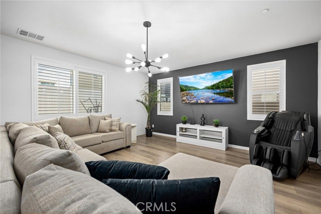 Detail Gallery Image 5 of 30 For 354 Rosa St, Rialto,  CA 92376 - 5 Beds | 3 Baths