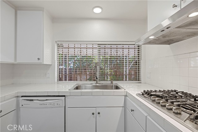 Detail Gallery Image 19 of 55 For 18900 Ledan St, Northridge,  CA 91324 - 4 Beds | 2 Baths