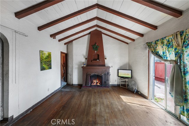 3825 Liberty Boulevard, South Gate CA: https://media.crmls.org/medias/19624454-a3f4-46db-a250-e07131f4a8ae.jpg