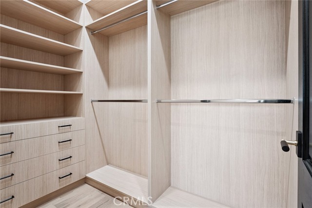Detail Gallery Image 40 of 74 For 13807 Magnolia Bld, Sherman Oaks,  CA 91423 - 5 Beds | 4/1 Baths