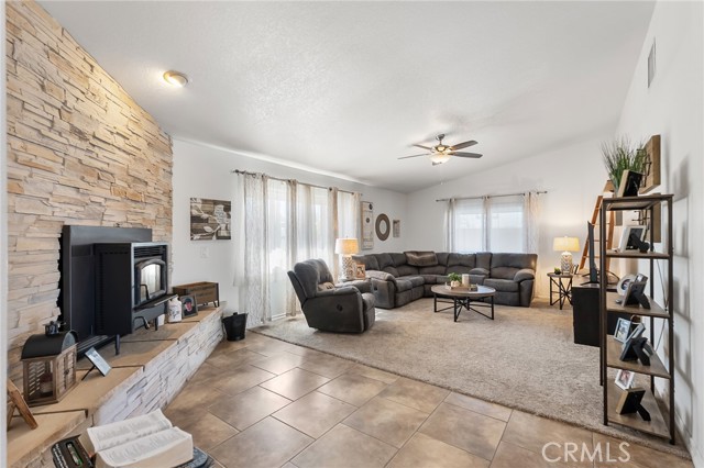 Detail Gallery Image 7 of 32 For 58350 Carlyle, Yucca Valley,  CA 92284 - 3 Beds | 2 Baths