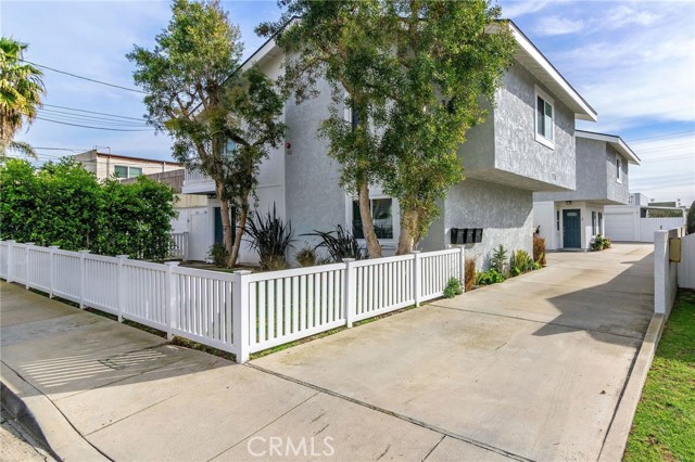 2614 Vanderbilt Lane, Redondo Beach, California 90278, 2 Bedrooms Bedrooms, ,Residential,Sold,Vanderbilt,SB22002209