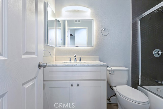 Detail Gallery Image 22 of 42 For 9652 Karmont, South Gate,  CA 90280 - 4 Beds | 2/1 Baths