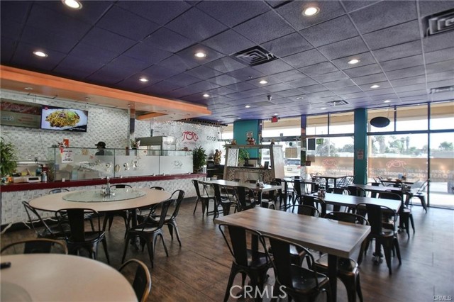 1425 Artesia Blvd, Gardena CA: https://media.crmls.org/medias/1964d1a4-a9e6-46d5-a8be-b24032560318.jpg