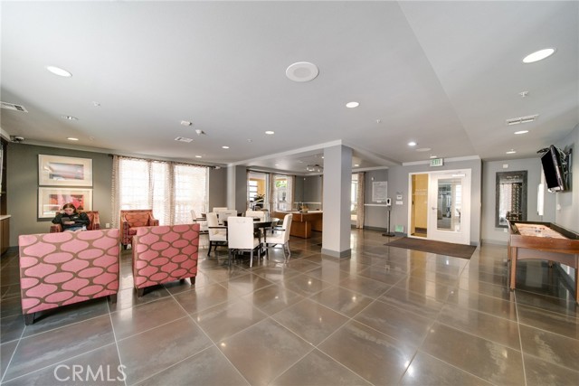 21301 Erwin Street, Woodland Hills CA: https://media.crmls.org/medias/1964fc50-6a5c-4a66-907c-54f827a921a1.jpg