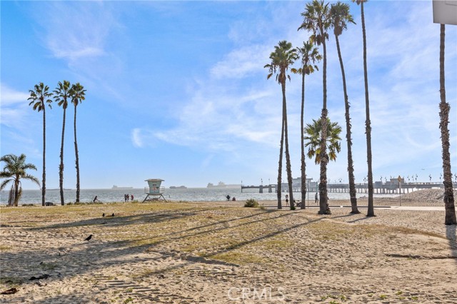 108 Bennett Avenue, Long Beach CA: https://media.crmls.org/medias/1965375a-36e4-45f5-b656-3e6c85fda6f8.jpg