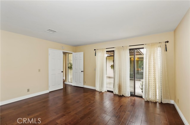 Detail Gallery Image 10 of 45 For 880 El Mirador, Upland,  CA 91784 - 2 Beds | 2/1 Baths