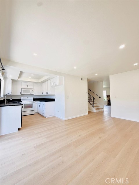 Detail Gallery Image 5 of 20 For 27939 Ridgebrook Ct, Rancho Palos Verdes,  CA 90275 - 3 Beds | 3 Baths