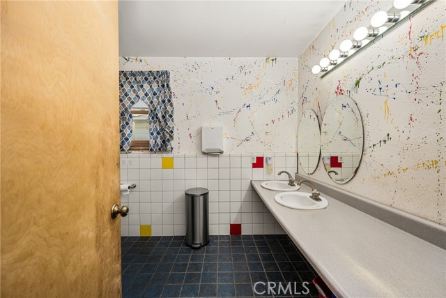 273 N Cleveland Street, Orange CA: https://media.crmls.org/medias/1966e4ad-43f5-4807-8578-dff313776030.jpg