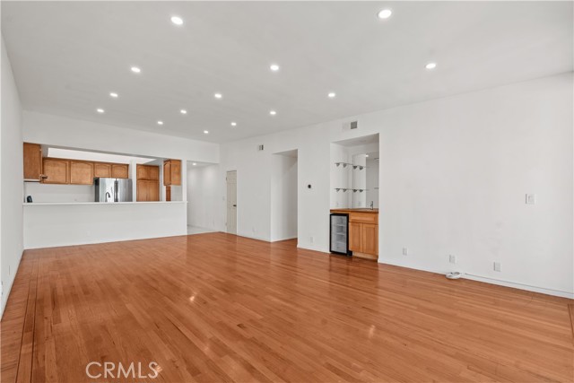 Detail Gallery Image 15 of 35 For 1559 Winona #D3,  Los Angeles,  CA 90027 - 2 Beds | 2 Baths