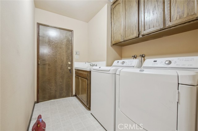 Detail Gallery Image 15 of 27 For 13650 Fenton Ave, Sylmar,  CA 91342 - 4 Beds | 2/1 Baths