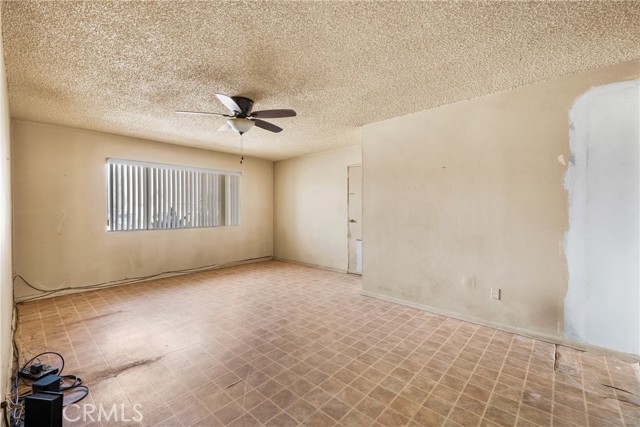 5914 Ocasa Drive, Jurupa Valley CA: https://media.crmls.org/medias/1967e763-bc69-41cc-b2a4-f77ae0765068.jpg