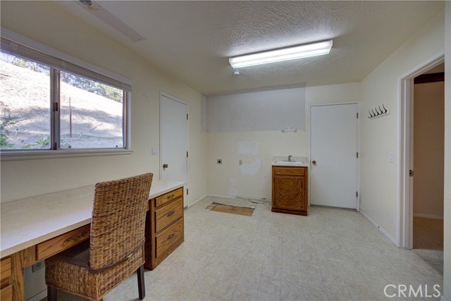 6305 Portola Road, Atascadero CA: https://media.crmls.org/medias/196857e9-57f1-4f07-a2ba-cd7e2e5261d0.jpg