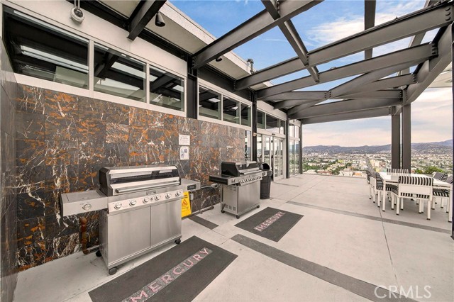 3810 Wilshire Boulevard, Los Angeles CA: https://media.crmls.org/medias/1968b201-89c2-4ff9-9588-874175cbccd1.jpg