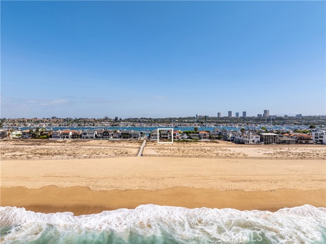 Detail Gallery Image 18 of 27 For 1303 E Balboa Bld, Newport Beach,  CA 92661 - 3 Beds | 2/1 Baths