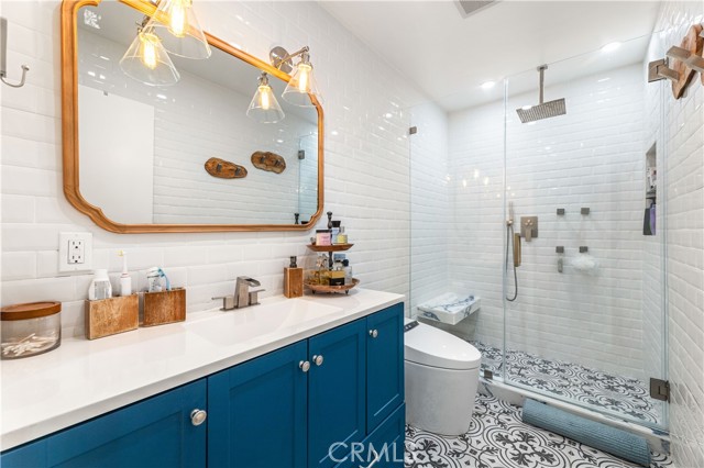 Detail Gallery Image 22 of 52 For 18146 Oxnard #48,  Tarzana,  CA 91356 - 3 Beds | 2/1 Baths
