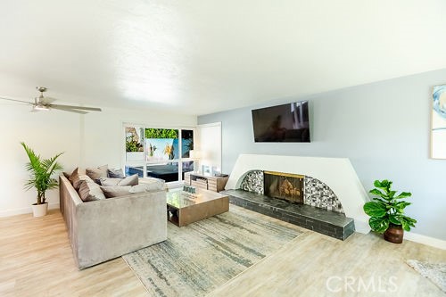 23413 Oxnard Street photo 7
