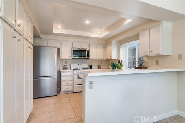 Detail Gallery Image 8 of 27 For 3724 Live Oak, Pomona,  CA 91767 - 3 Beds | 3 Baths