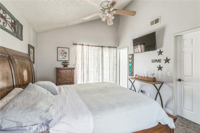16281 Tokay Street, Victorville CA: https://media.crmls.org/medias/1969c751-332f-4e29-9fda-06ac29650527.jpg