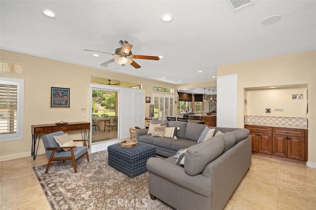 Detail Gallery Image 16 of 48 For 6578 Sunbeam Dr, Riverside,  CA 92506 - 5 Beds | 3 Baths