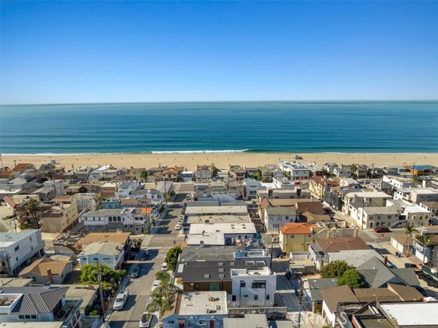 Detail Gallery Image 12 of 12 For 221 28th St, Hermosa Beach,  CA 90254 - 4 Beds | 4/1 Baths