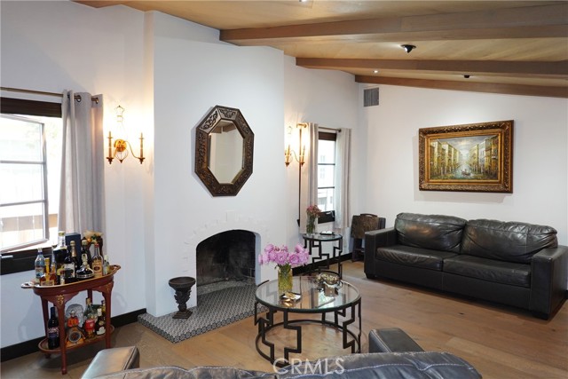 430 Sonora Avenue, Glendale CA: https://media.crmls.org/medias/196b5cd8-7a86-472a-abe7-572a1b063ad0.jpg