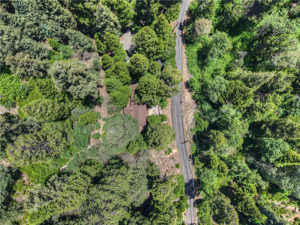https://media.crmls.org/medias/196bb368-707c-41b4-9df4-74d9f7c064d9.jpg?preset=X-Large