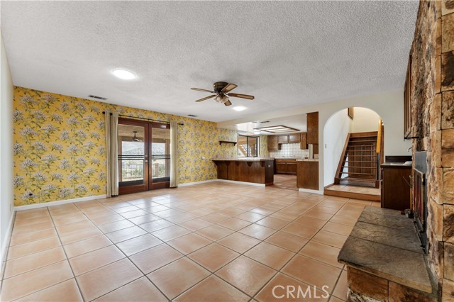 Detail Gallery Image 12 of 44 For 6367 Arrowhead Lake Rd, Hesperia,  CA 92345 - 6 Beds | 4 Baths