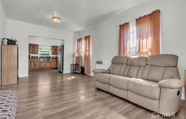 Detail Gallery Image 2 of 21 For 3962 Hubbard, Los Angeles,  CA 90023 - 2 Beds | 1 Baths