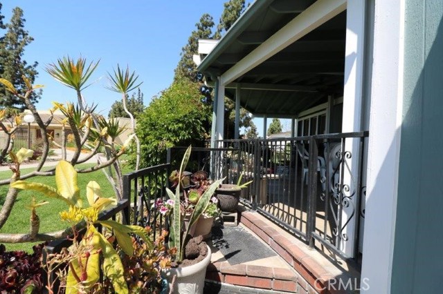 12623 Lake Frost Way, La Mirada CA: https://media.crmls.org/medias/196da3d6-0602-4b10-9294-5f6ac9dd6ed1.jpg