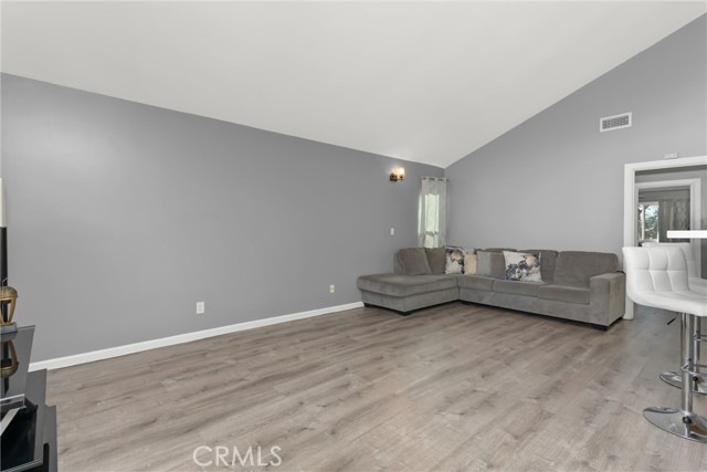 Detail Gallery Image 10 of 28 For 2056 Teak Ct, San Bernardino,  CA 92404 - 2 Beds | 1 Baths